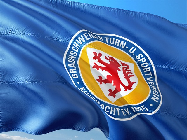 记者：利物浦没有对萨拉赫纪律处罚，他的落选只是阵容选择